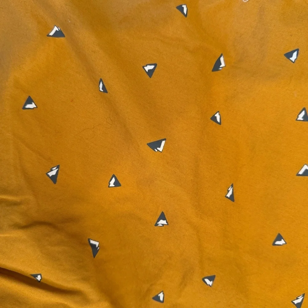 Eddie Bauer Men's Yellow Patterned Flat Front Shorts
